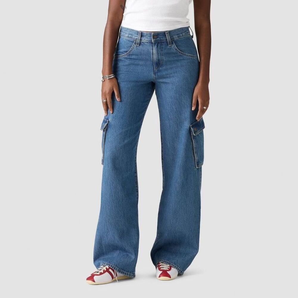 Levi's Wide Leg Cargo Jeans in Medium Blue